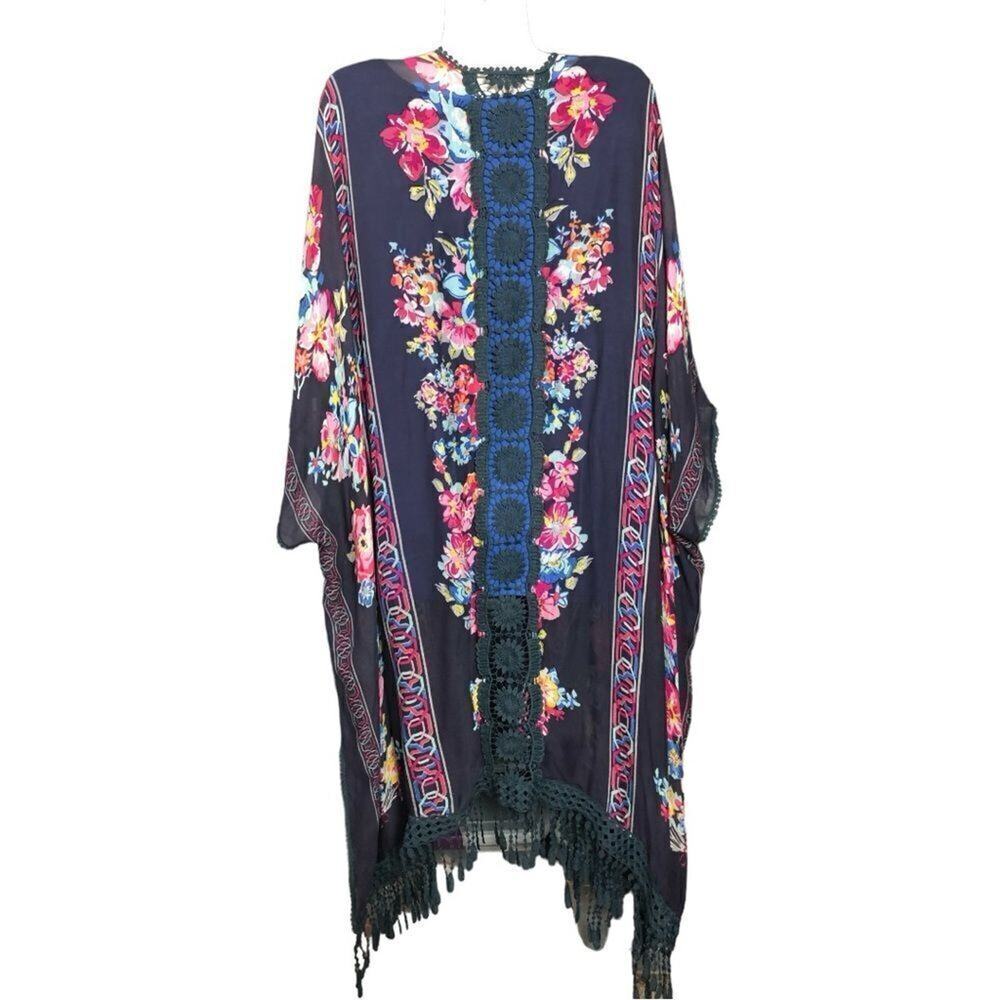 Woven Heart Kimono Floral Crochet Fringe Cardigan - Picture 3 of 11